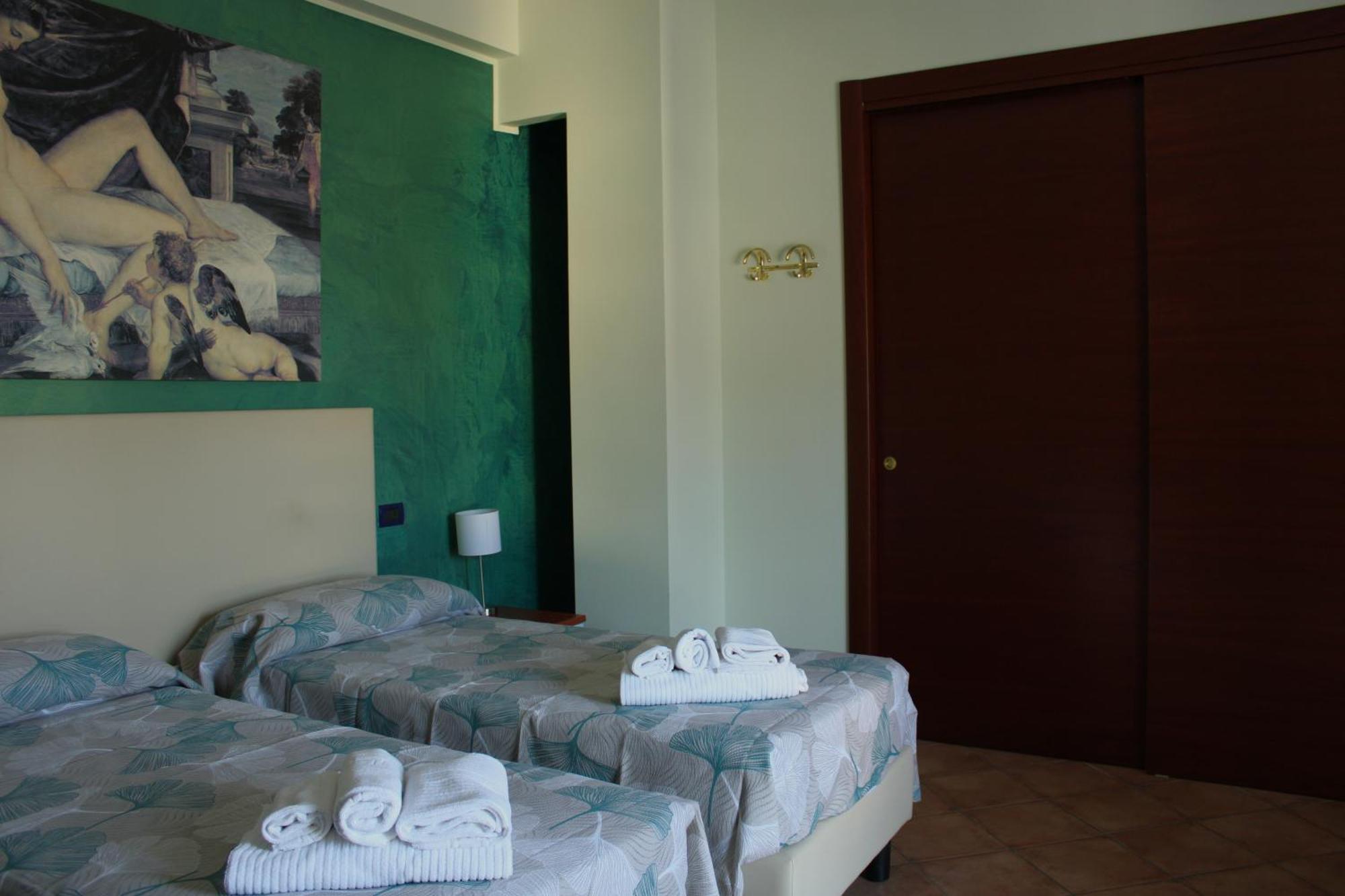 Camera Doppia con Letti Singoli